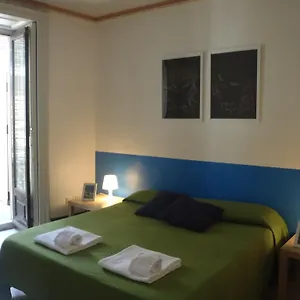 gianluca-rooms.taorminaitalyhotels.com/